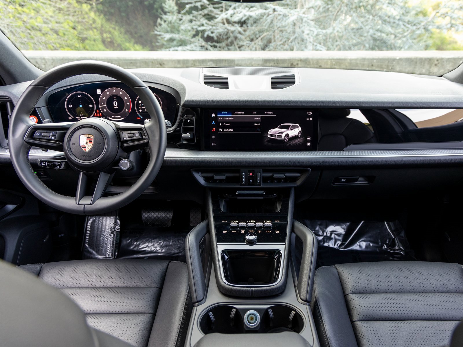 Certified 2025 Porsche Cayenne image 38