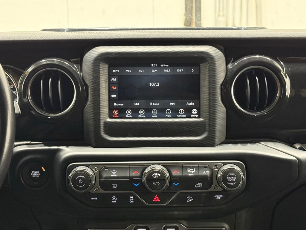 Used 2019 Jeep Wrangler Unlimited Sahara image 25