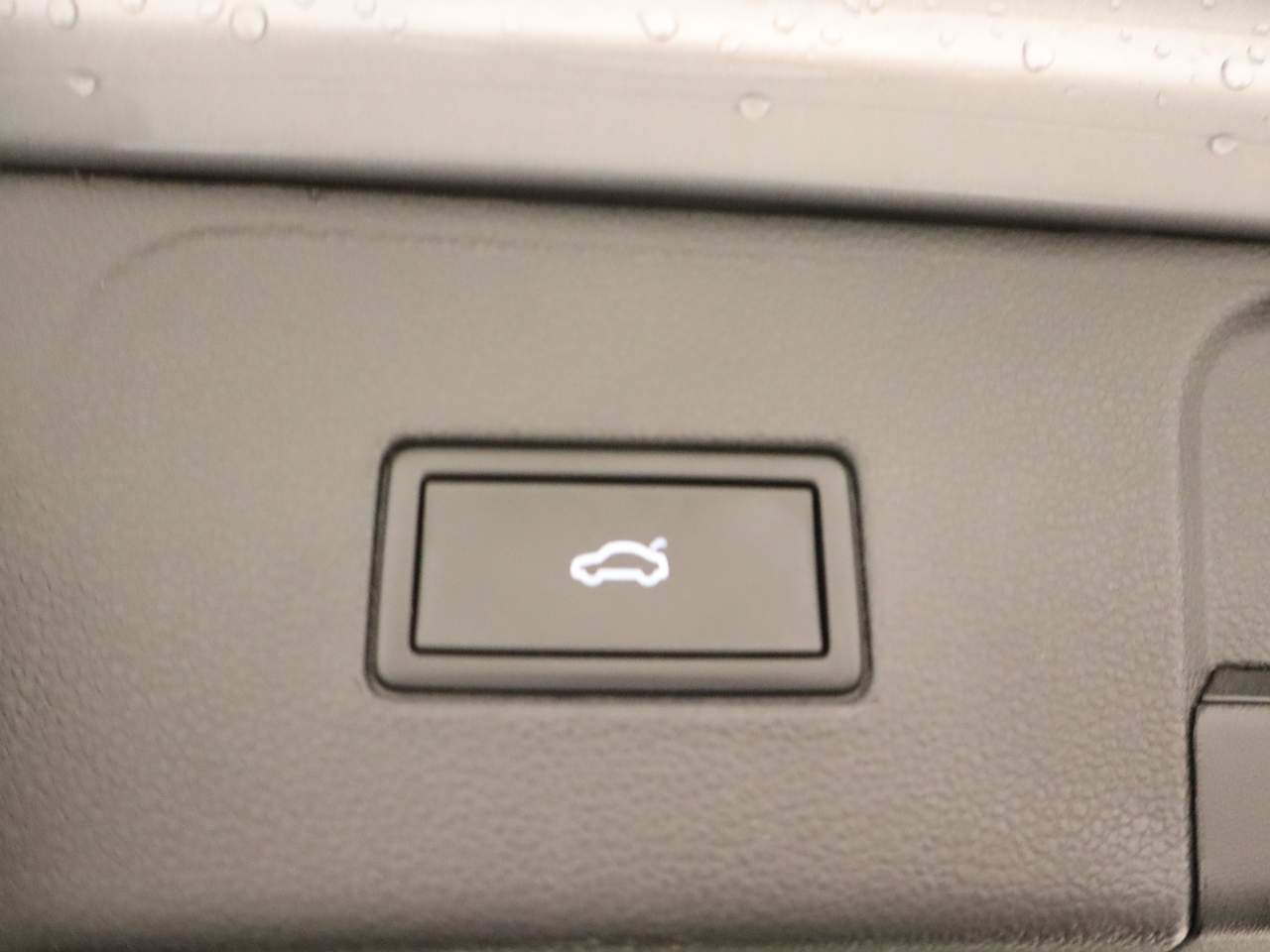 Used 2023 Volkswagen Atlas SE w/ Panoramic Sunroof Package FWD image 18
