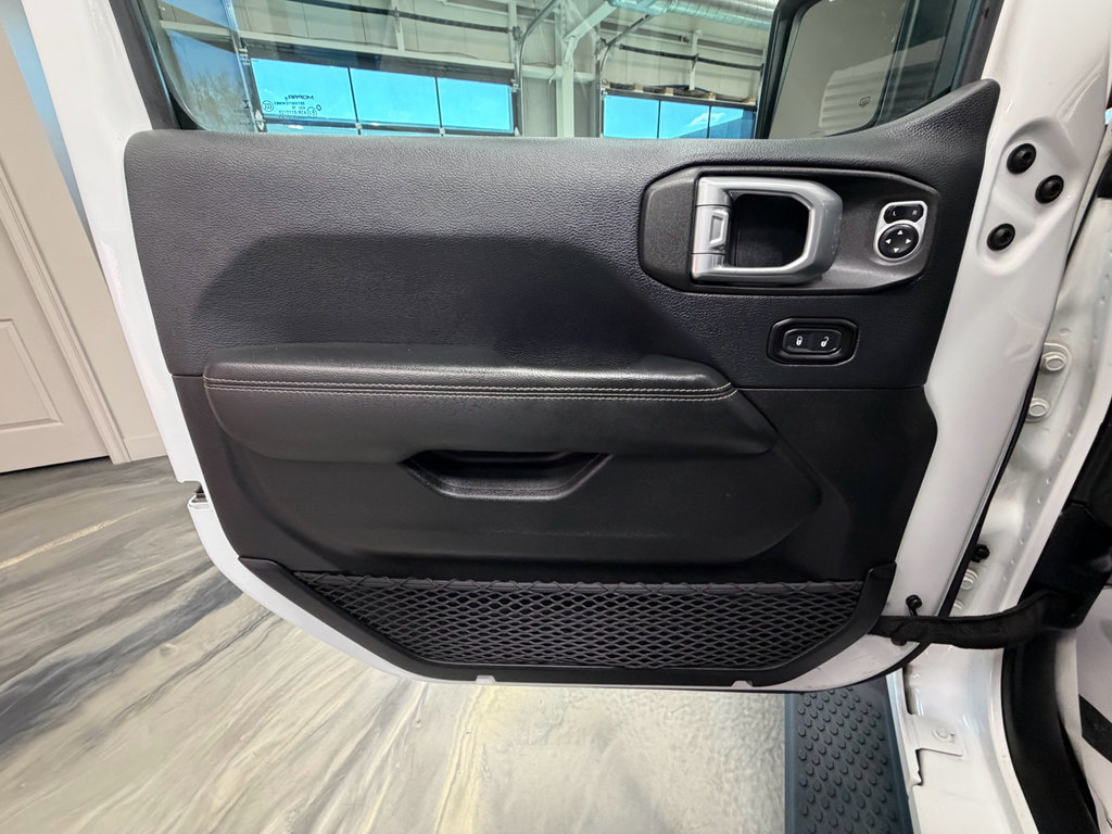 Used 2018 Jeep Wrangler Unlimited Sahara w/ Uconnect 4C Nav & Sound Group image 51