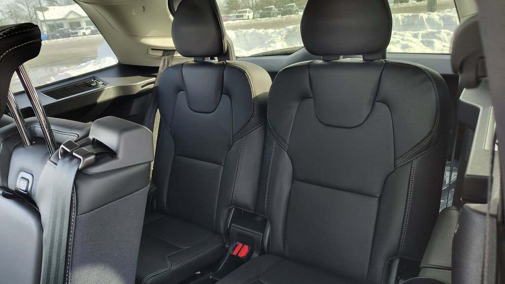 New 2026 Volvo XC90 B6 Ultra w/ Protection Package AWD/4WD image 32