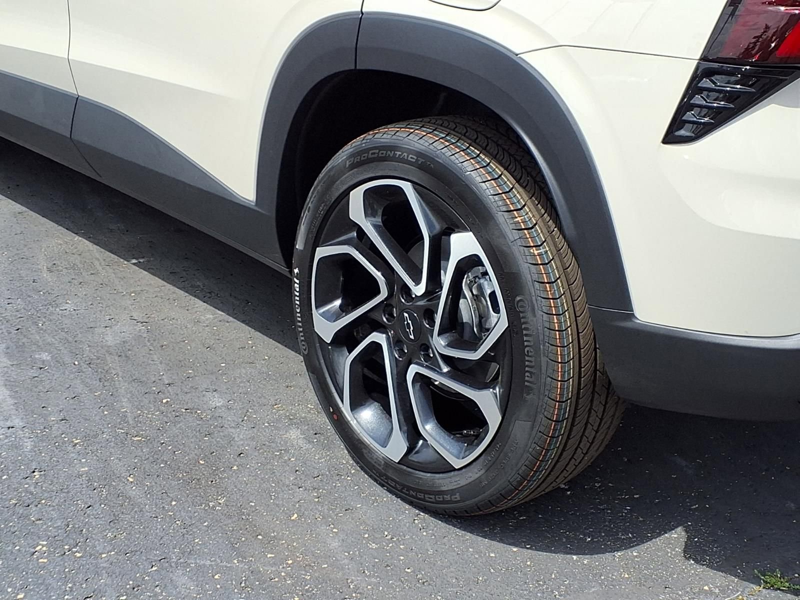 New 2026 Chevrolet Trax RS FWD image 10