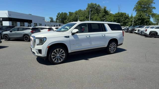 Used 2021 GMC Yukon XL Denali w/ Denali Ultimate Package AWD/4WD image 4
