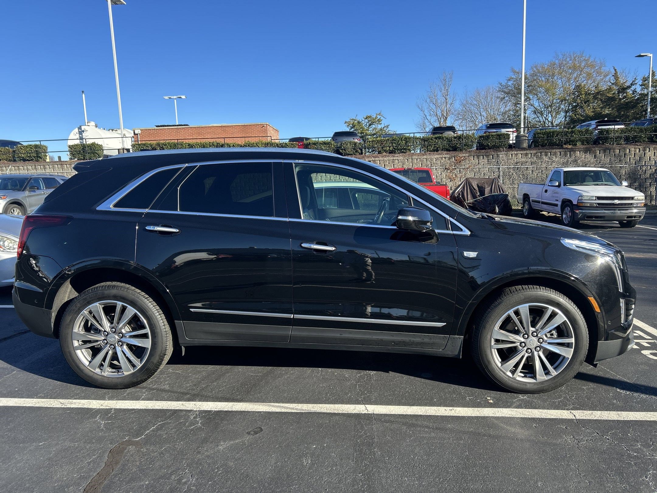 Used 2021 Cadillac XT5 Premium Luxury image 2
