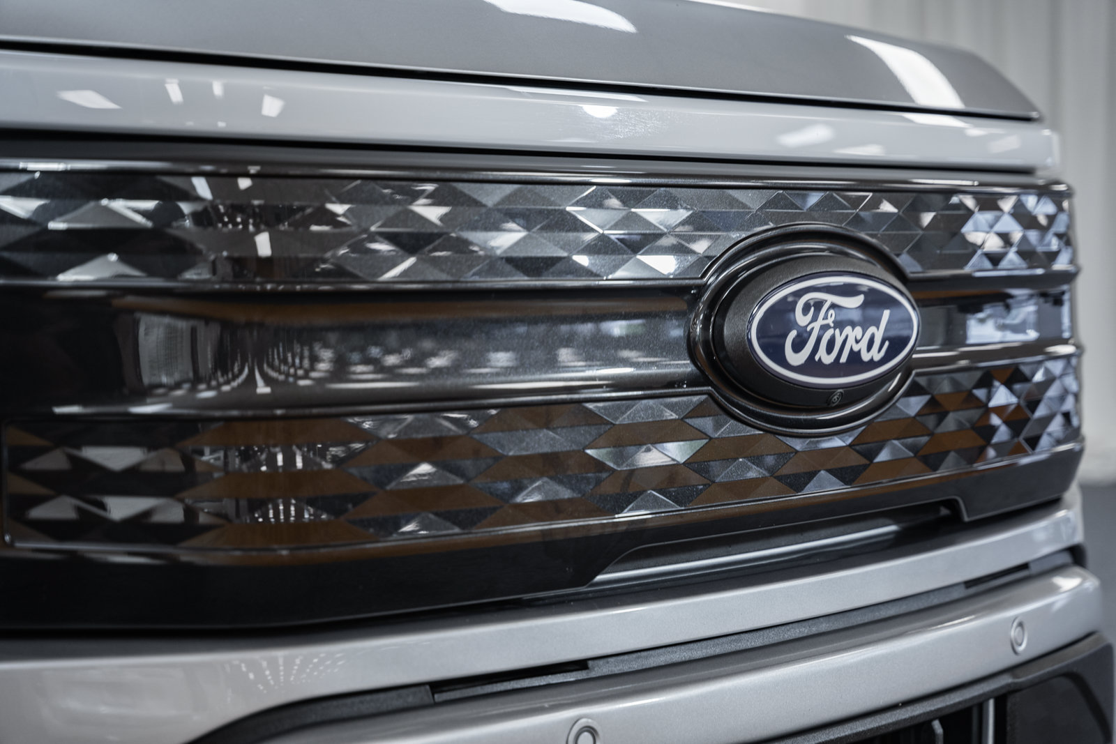Certified 2025 Ford F150 Lightning Platinum AWD/4WD image 13
