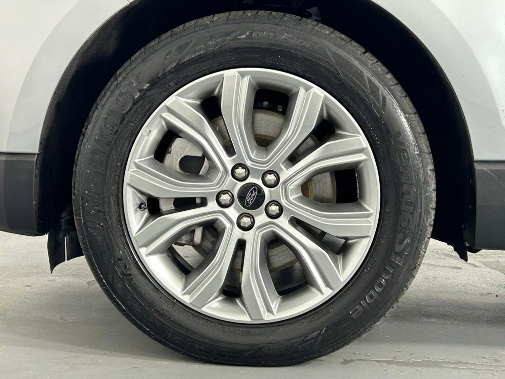 Used 2024 Ford Edge Titanium image 38