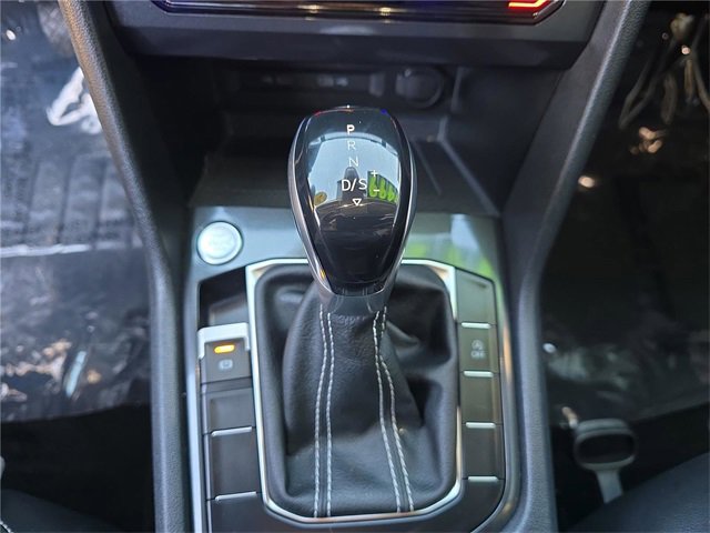 Used 2022 Volkswagen Tiguan SE image 22