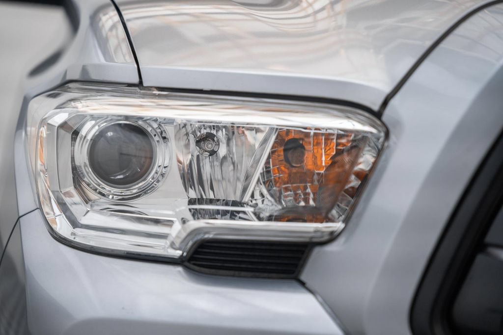 Certified 2021 Toyota Tacoma SR AWD/4WD image 14
