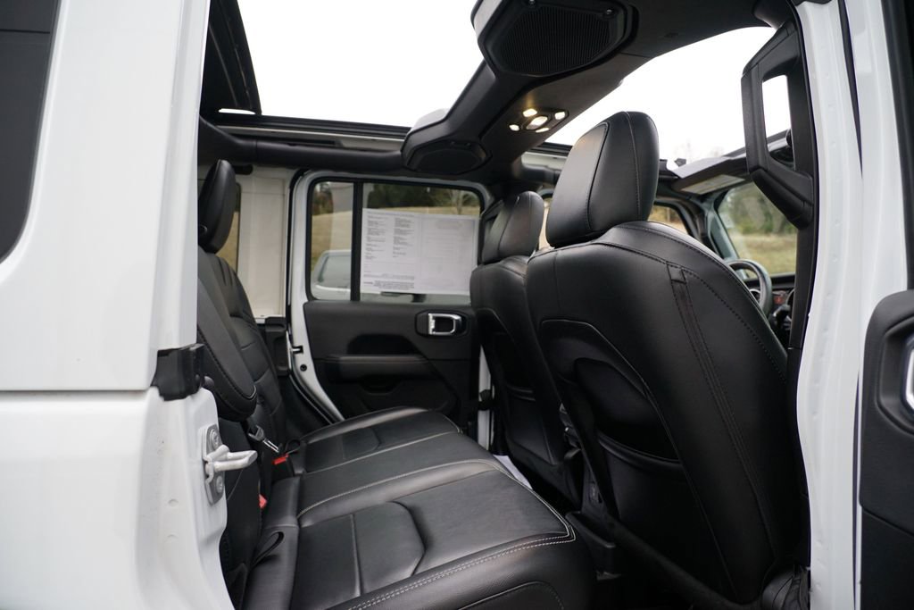 Used 2022 Jeep Wrangler Unlimited Sahara w/ Cold Weather Group image 28