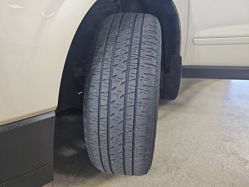 Used 2015 Chevrolet Traverse LT w/ Style and Technology Package AWD/4WD image 39