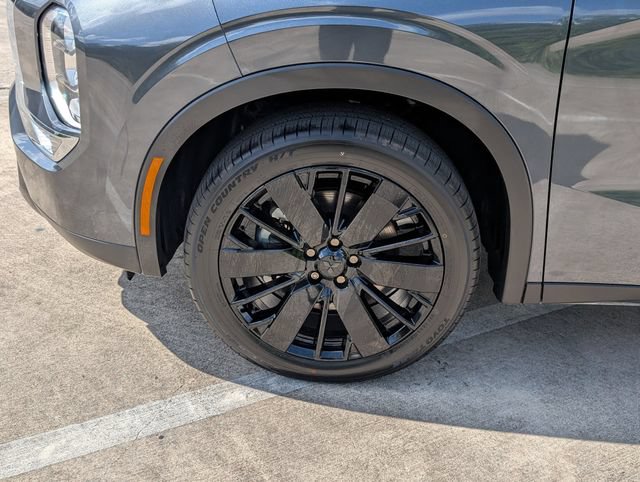 New 2026 Mitsubishi Outlander LE FWD image 9