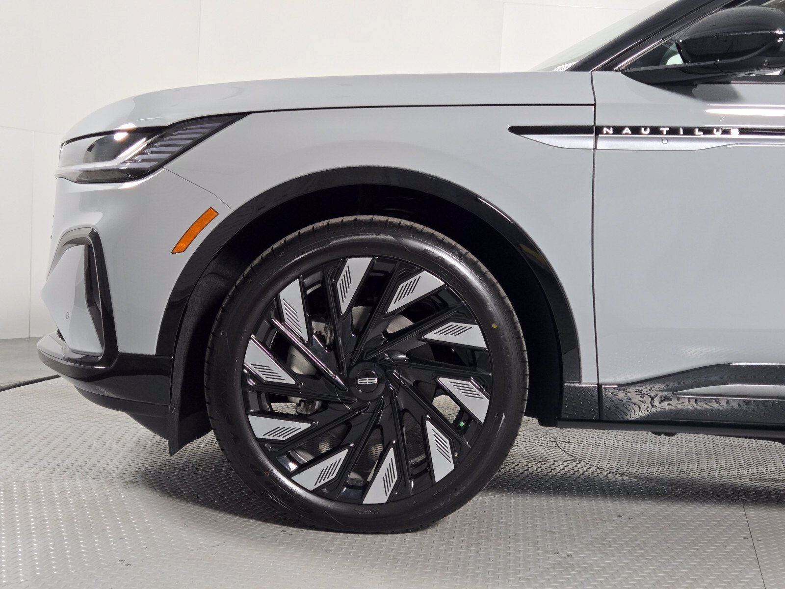 New 2026 Lincoln Nautilus Reserve AWD/4WD image 11