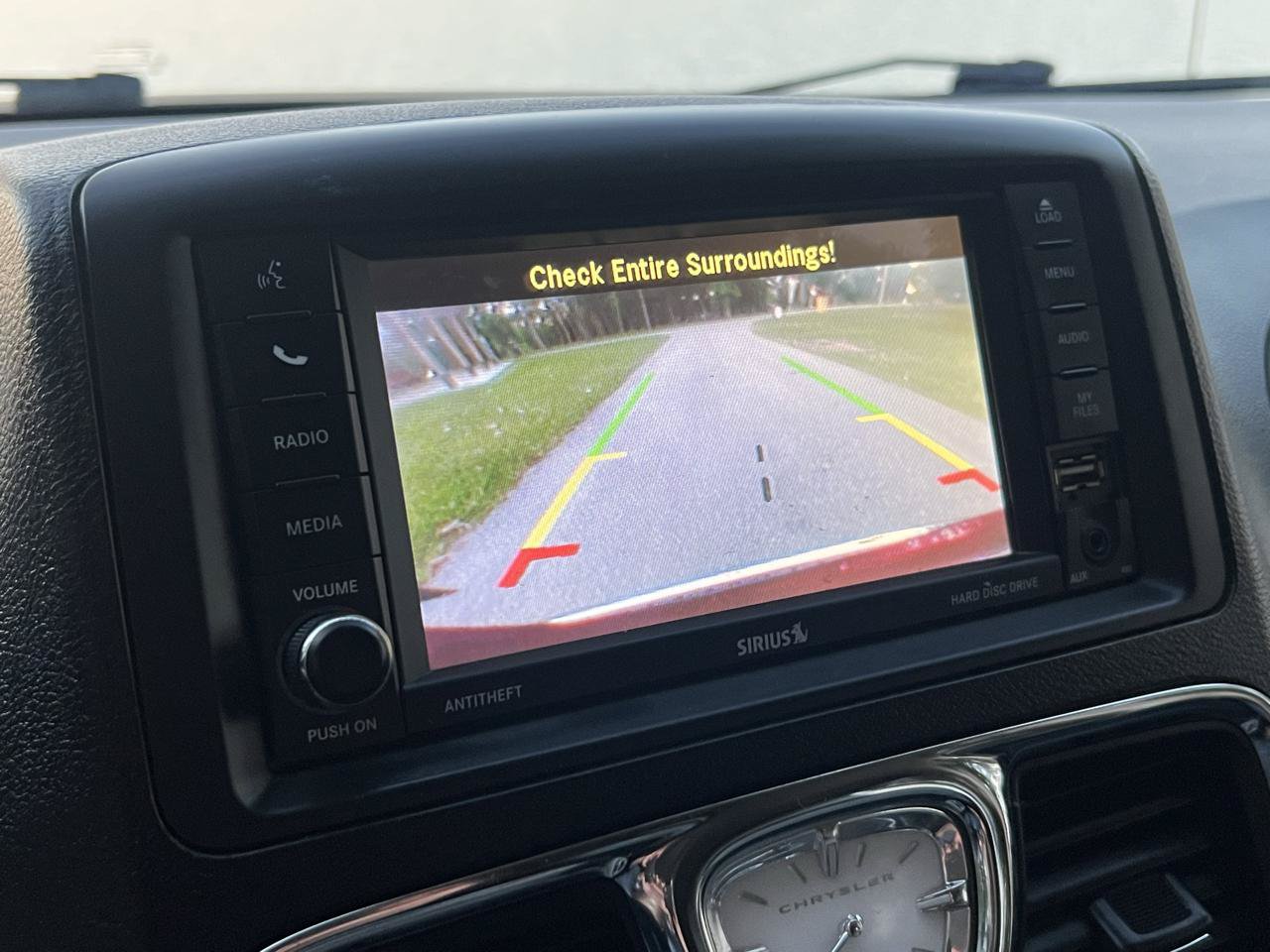 Used 2013 Chrysler Town & Country Touring FWD image 14