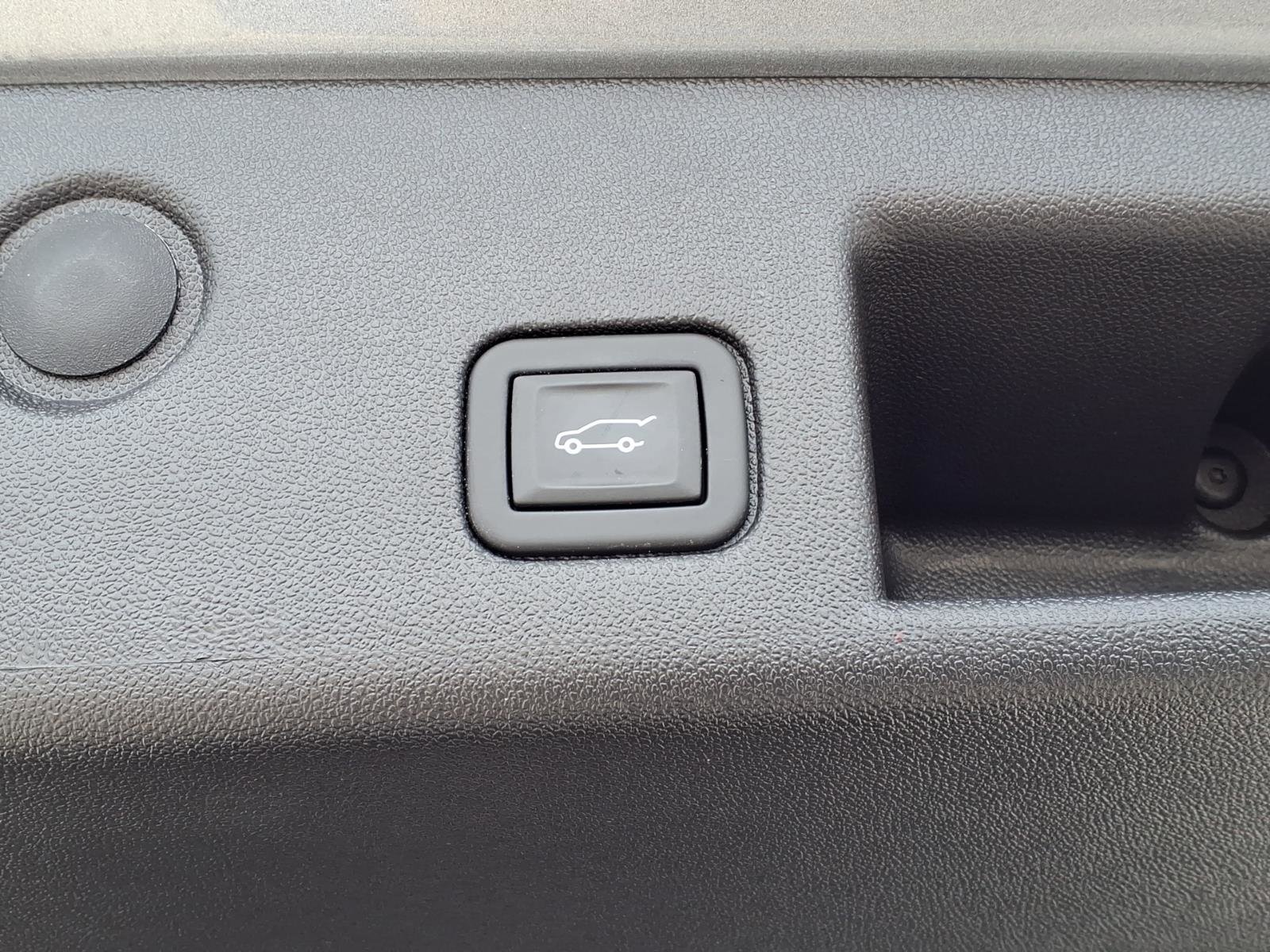 Certified 2024 Chevrolet Equinox LT w/ LPO, Floor Liner Package image 13