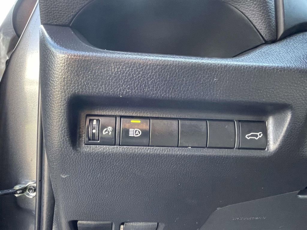 Used 2022 Toyota RAV4 XLE w/ Convenience Package image 28