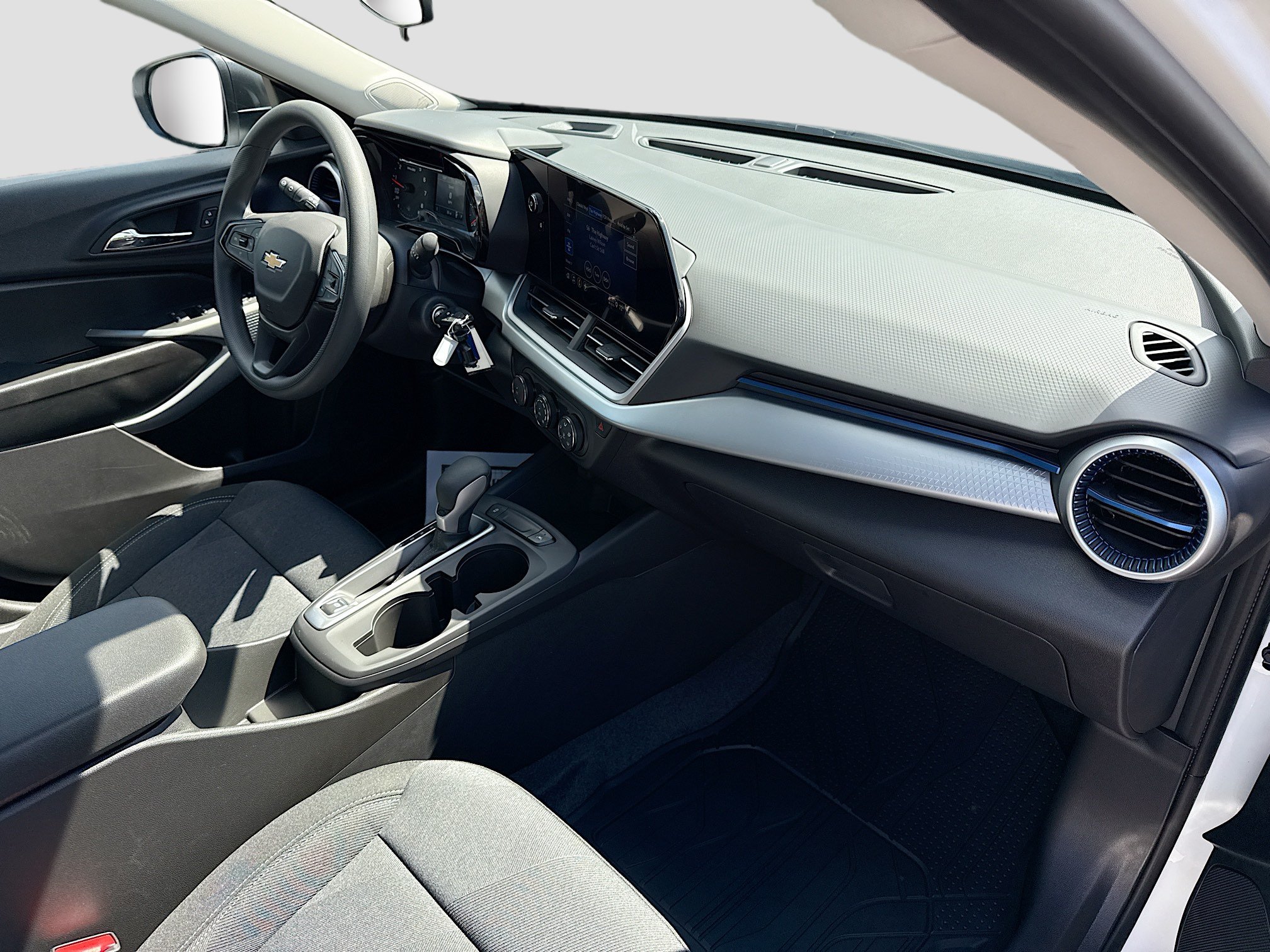 Used 2026 Chevrolet Trax LS FWD image 13