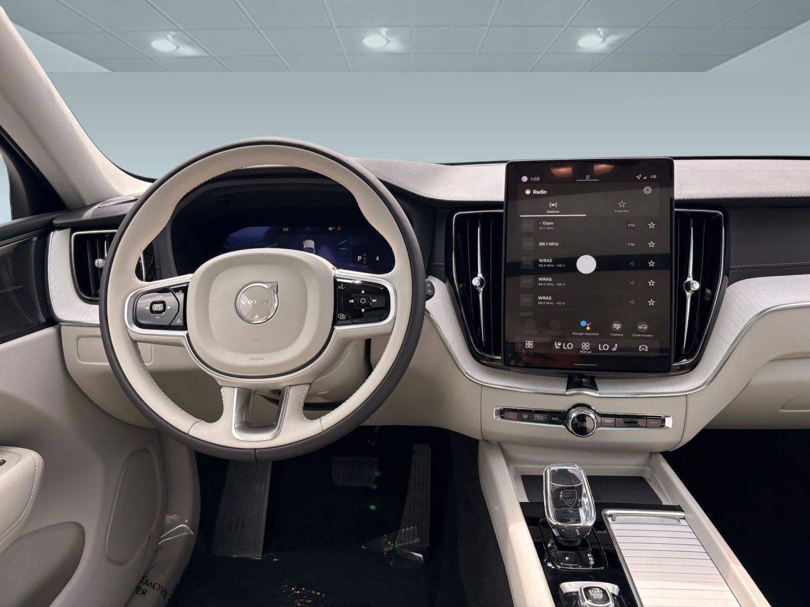 New 2026 Volvo XC60 B5 Ultra w/ Climate Package image 24