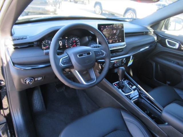 New 2026 Jeep Compass Latitude image 14