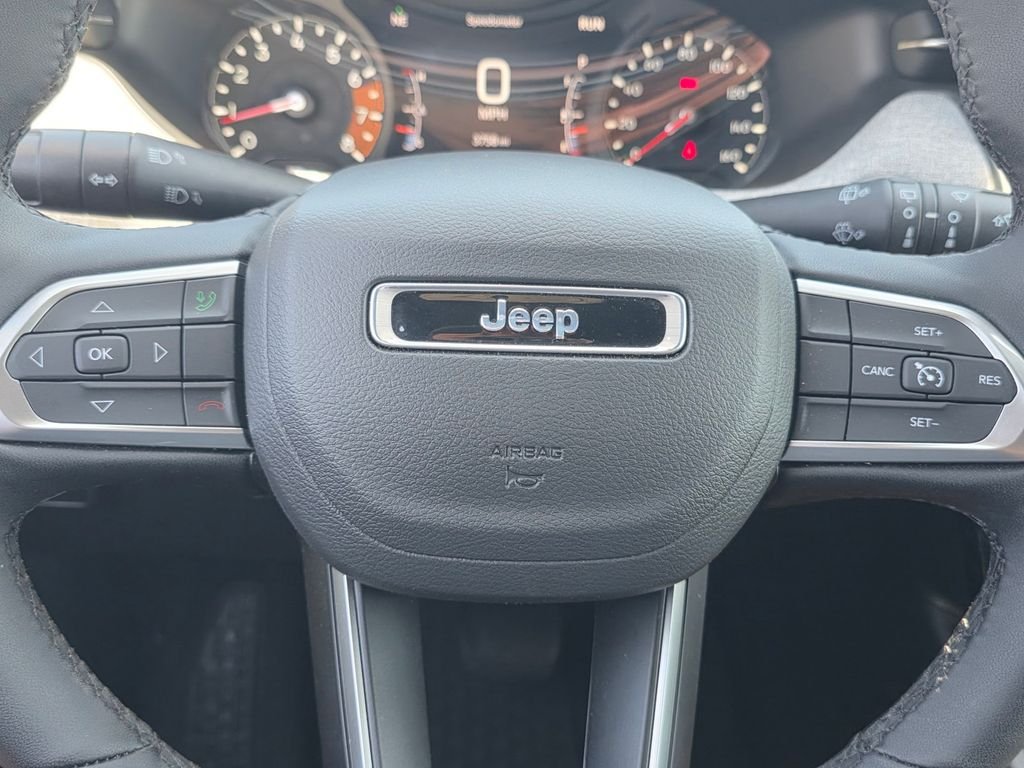 New 2025 Jeep Compass Latitude w/ Sun & Sound Group AWD/4WD image 19