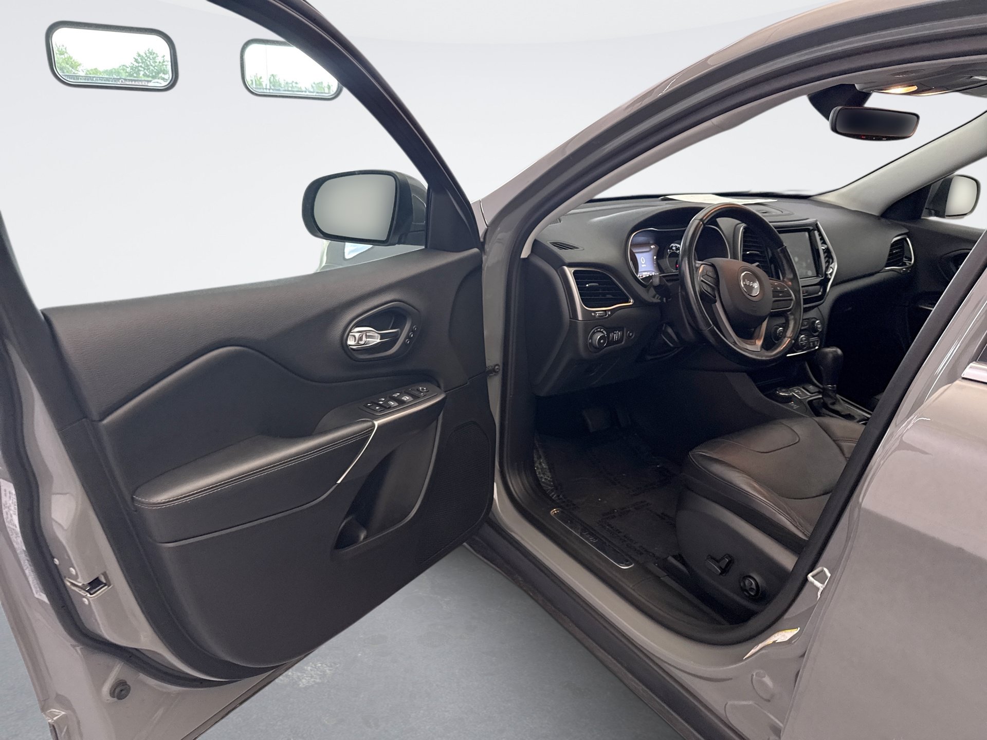 Used 2020 Jeep Cherokee Limited AWD/4WD image 9