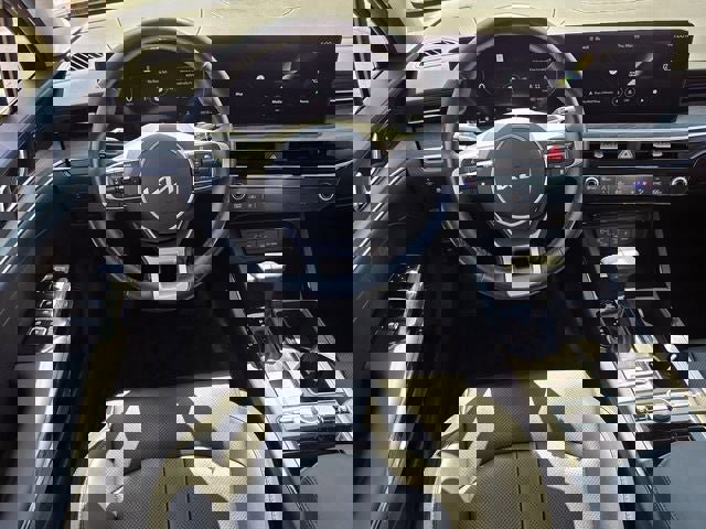 Used 2025 Kia K5 EX image 16