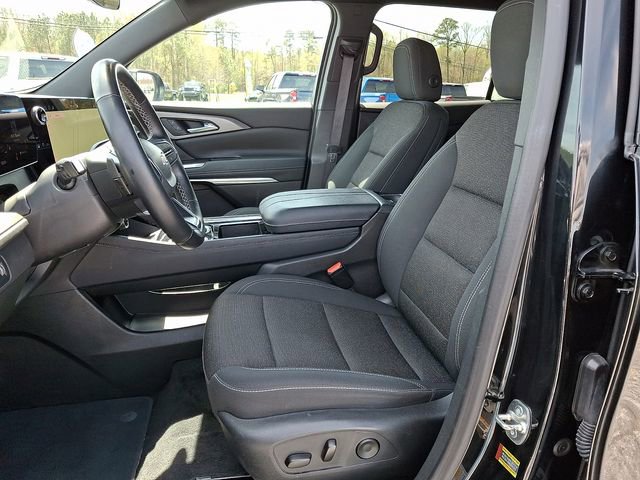 Certified 2025 Chevrolet Traverse LT image 14