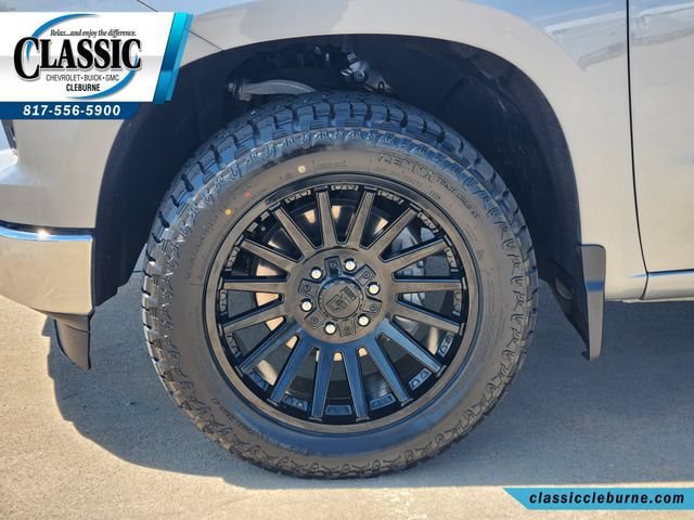 Used 2025 Chevrolet Silverado 1500 W/T w/ WT Value Package RWD image 13