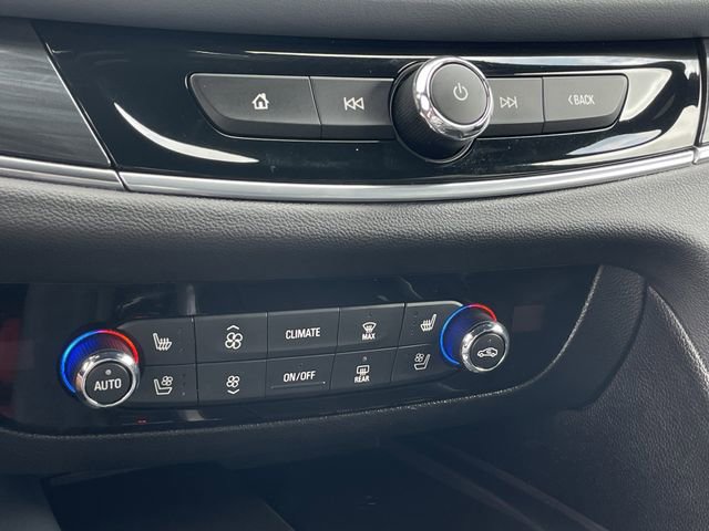 Used 2024 Buick Enclave Premium image 18