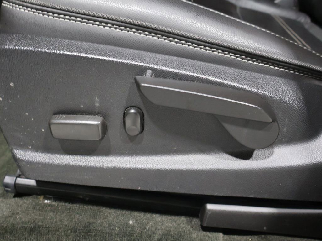 Used 2018 GMC Canyon Denali image 12