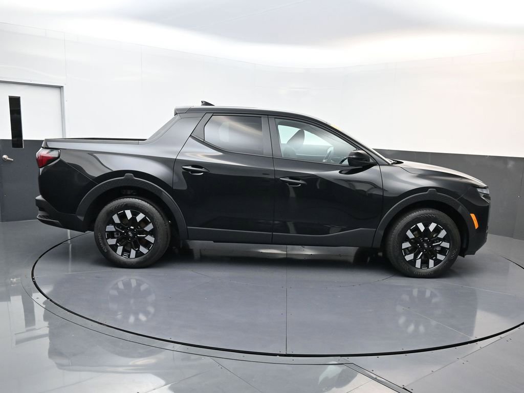 Certified 2025 Hyundai Santa Cruz SE image 3