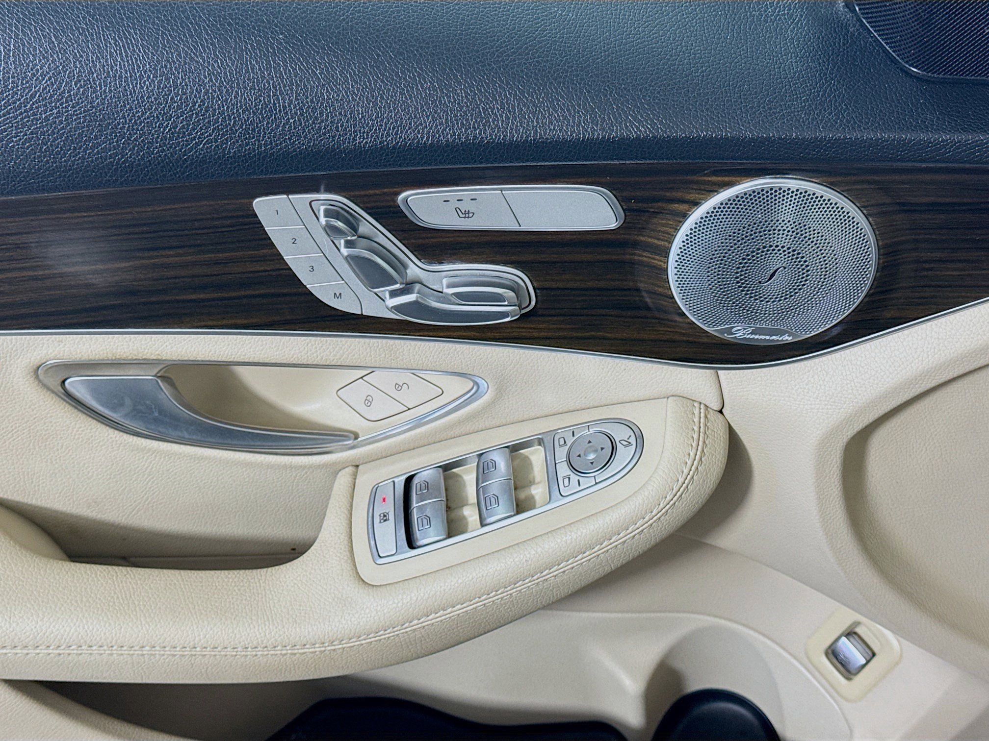 Used 2020 Mercedes-Benz C 300 Sedan w/ Premium Package image 24