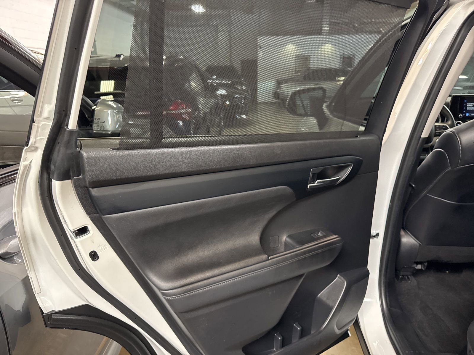 Used 2023 Toyota Highlander XLE image 10
