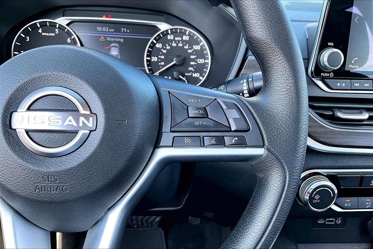 Used 2025 Nissan Altima 2.5 SV FWD image 25