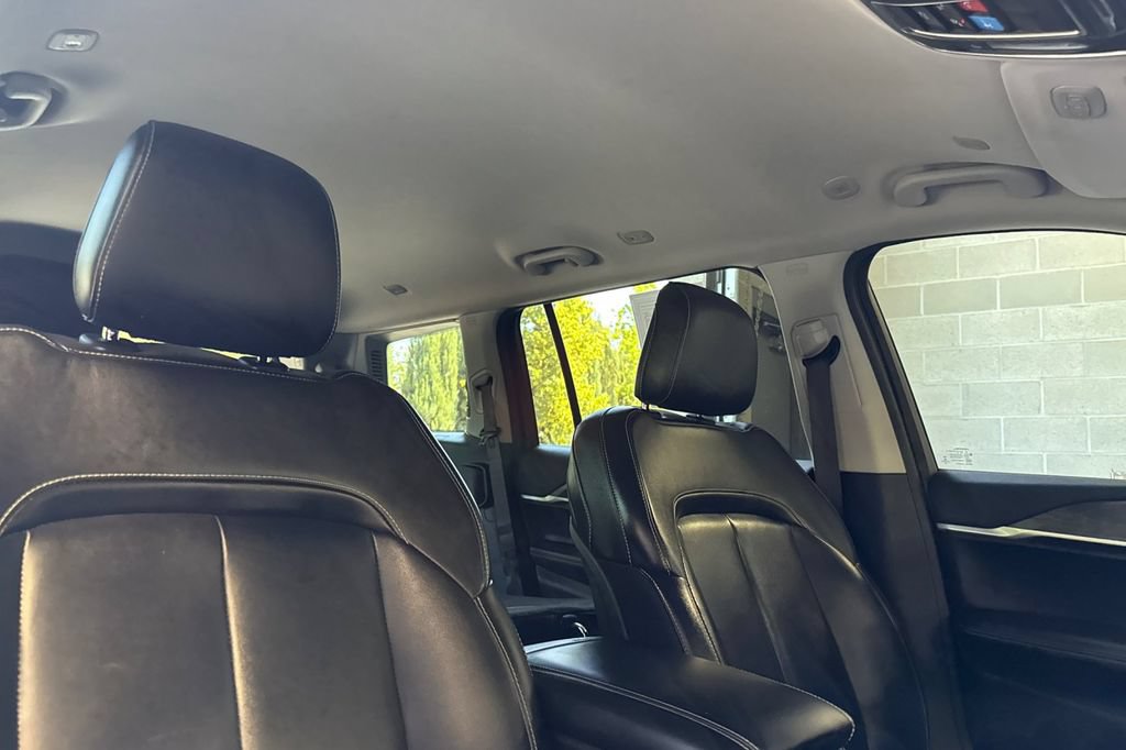 Used 2022 Jeep Grand Cherokee L Limited AWD/4WD image 19
