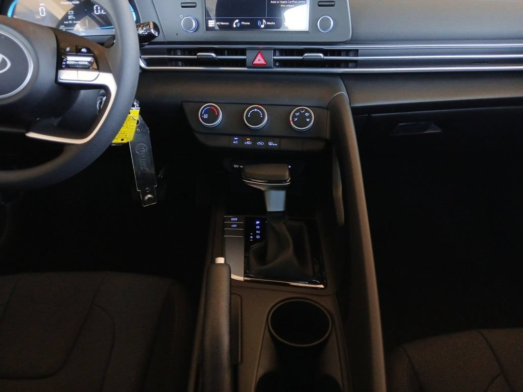 New 2026 Hyundai Elantra SE FWD image 11