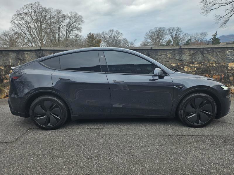 Used 2026 Tesla Model Y Long Range image 10
