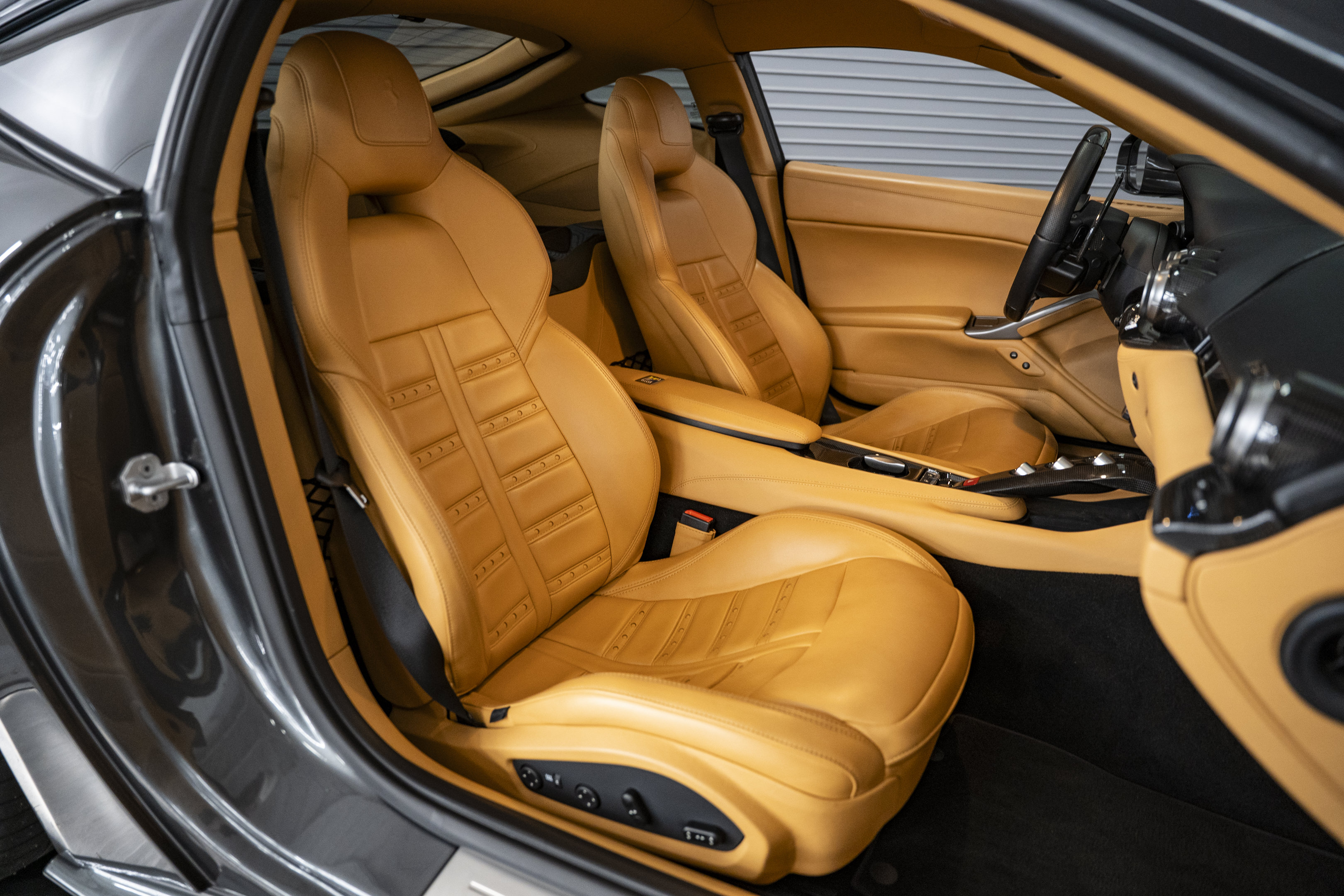 Used 2014 Ferrari F12 Berlinetta RWD image 27