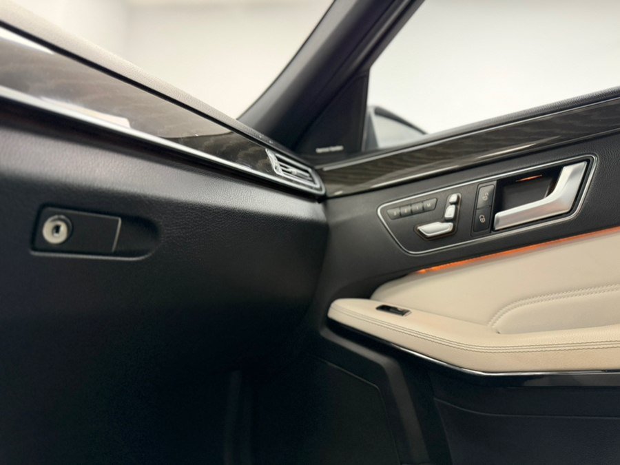Used 2016 Mercedes-Benz E 350 4MATIC Sedan w/ Premium Package image 65