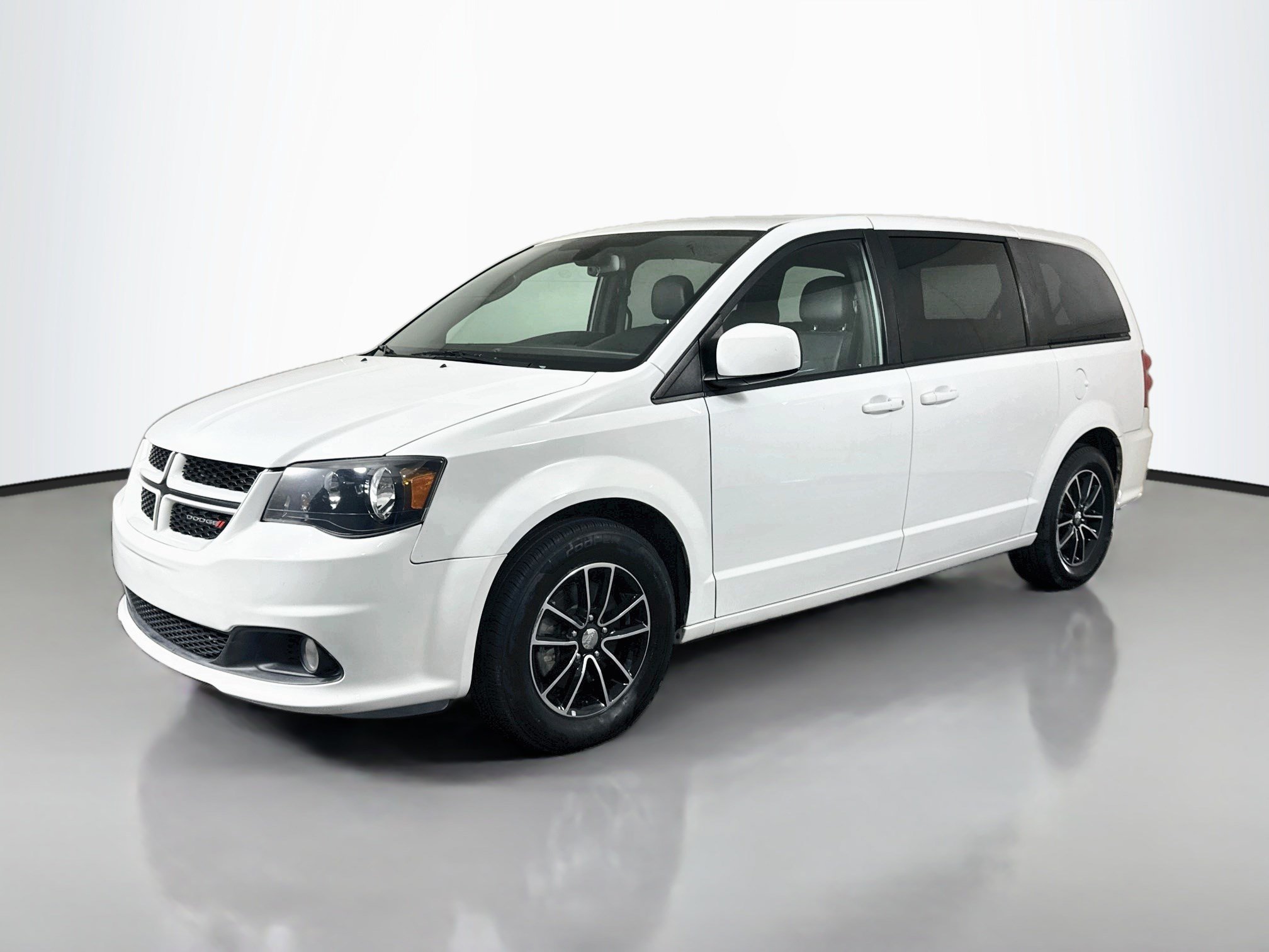 Used 2019 Dodge Grand Caravan GT FWD image 4
