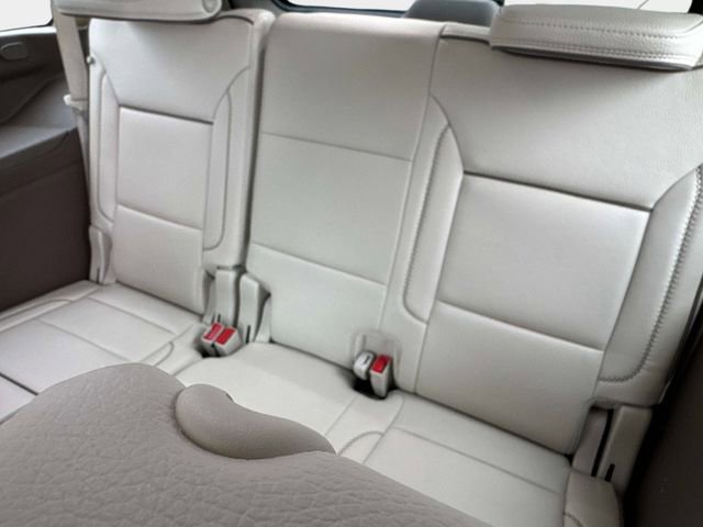 Used 2024 GMC Yukon Denali w/ Advanced Technology Package image 12