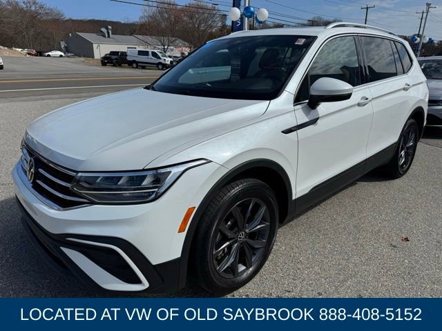 Used 2023 Volkswagen Tiguan SE w/ Panoramic Sunroof Package image 1