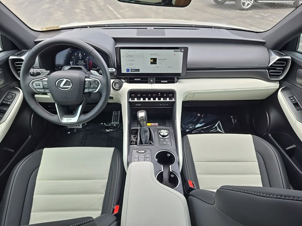 New 2026 Lexus IS 350 F Sport RWD image 8