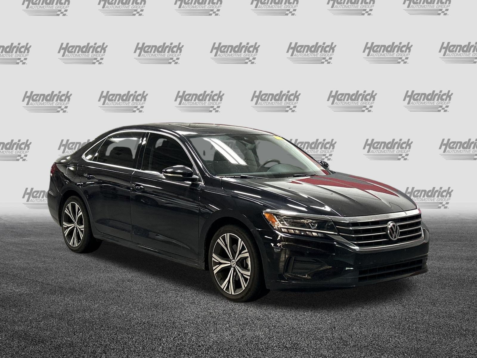Used 2021 Volkswagen Passat 2.0T SE FWD image 2