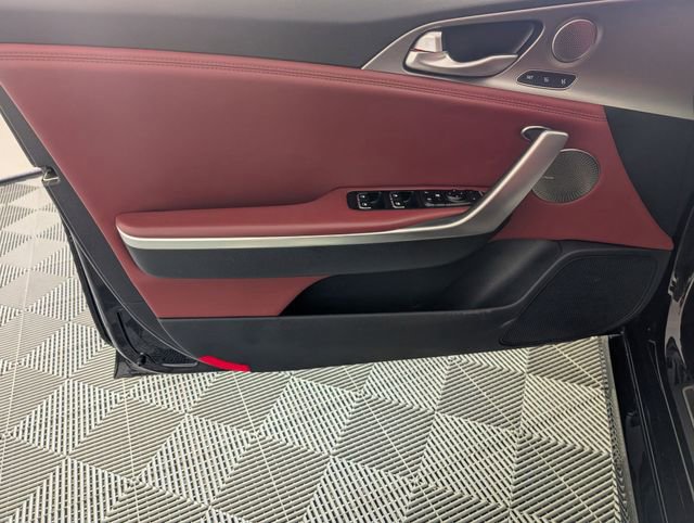 Used 2018 Kia Stinger GT1 image 10