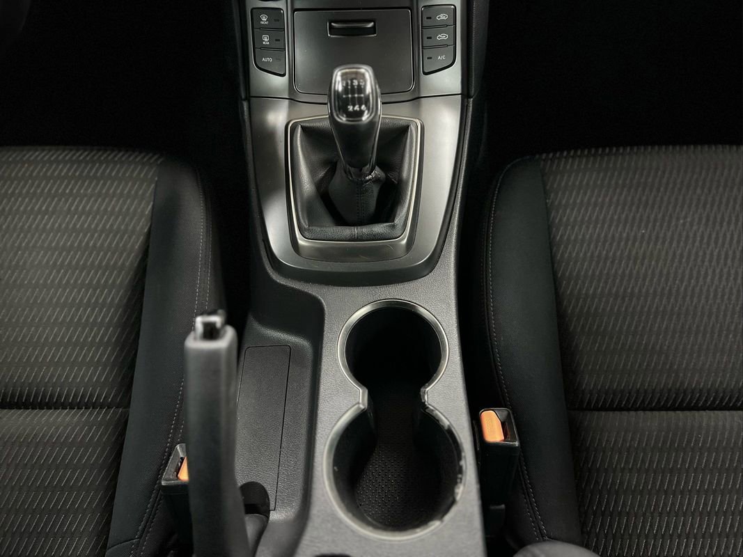 Used 2015 Hyundai Genesis 3.8 image 15