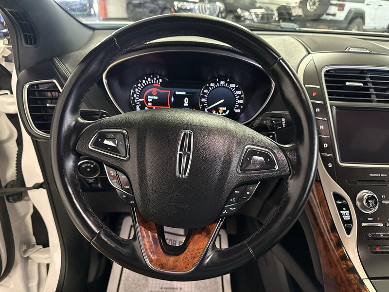 Used 2018 Lincoln MKX Select w/ Select Plus Package FWD image 31