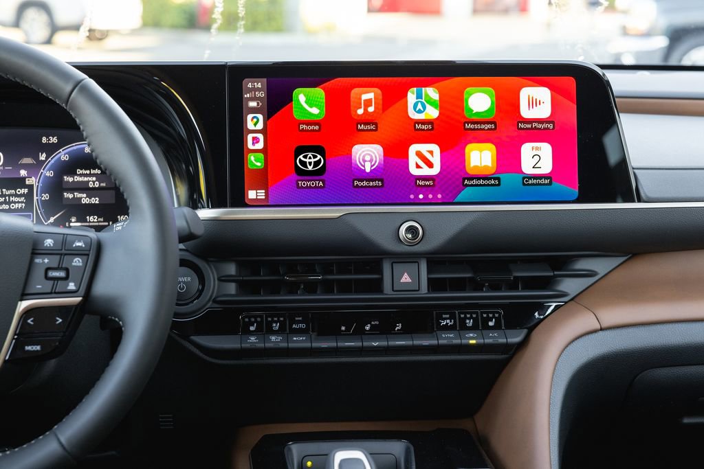 New 2026 Toyota Crown Signia image 11