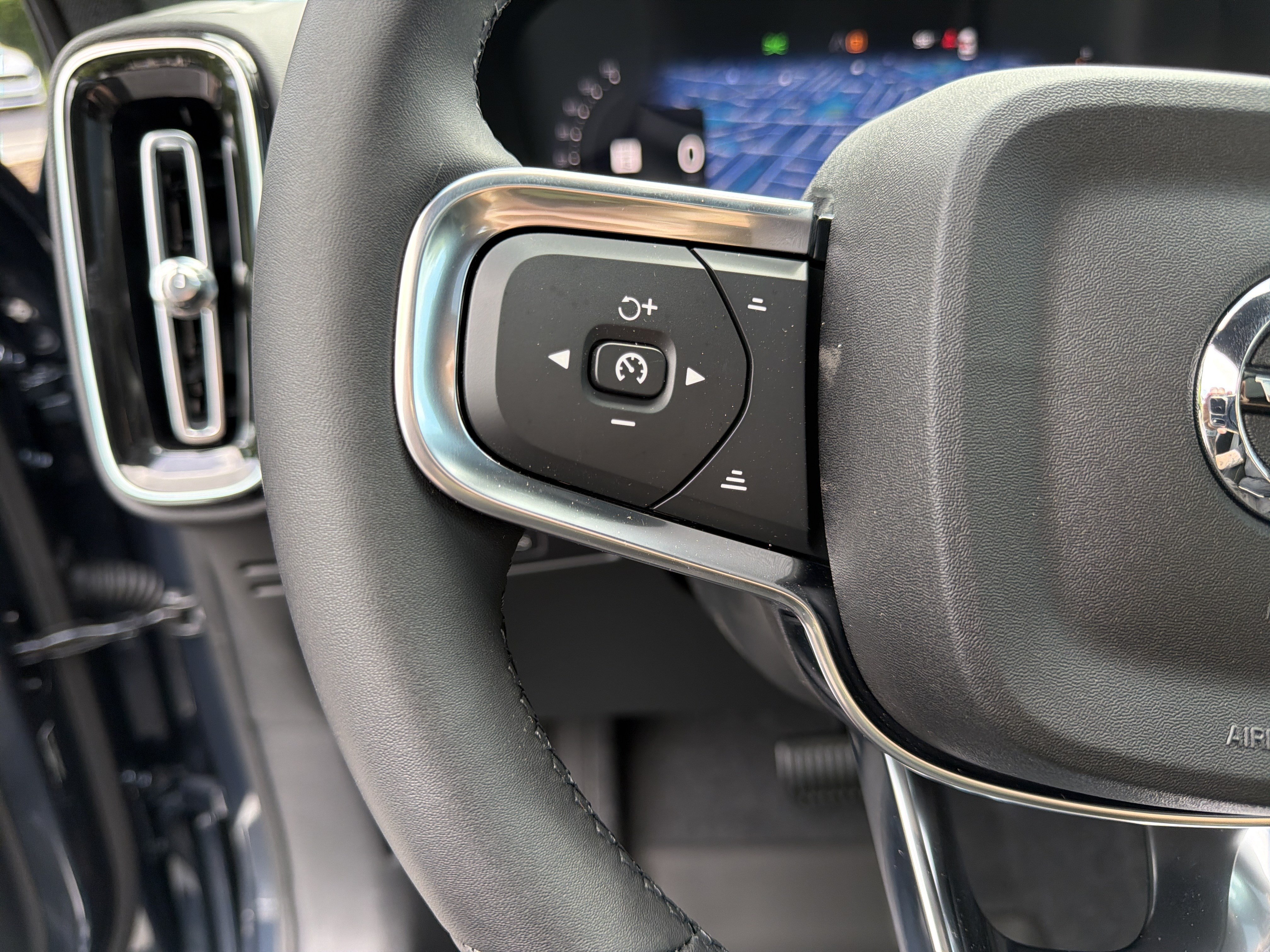 New 2026 Volvo XC40 B5 Ultra w/ Protection Package Premier AWD/4WD image 20