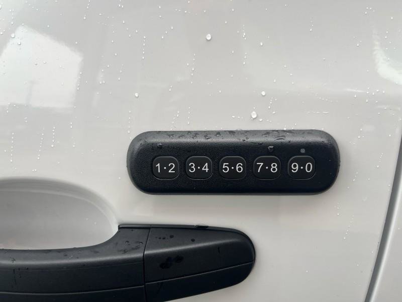 Used 2025 Ford Transit 350 XLT image 10