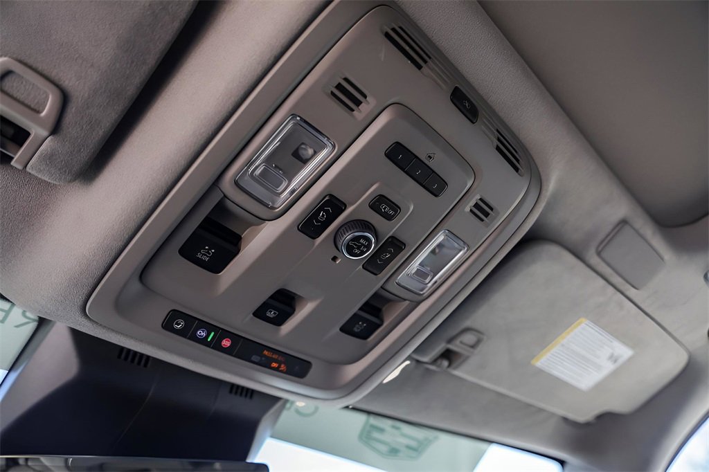 Used 2024 Cadillac Escalade Premium Luxury Platinum w/ Heavy-Duty Trailer Package image 35